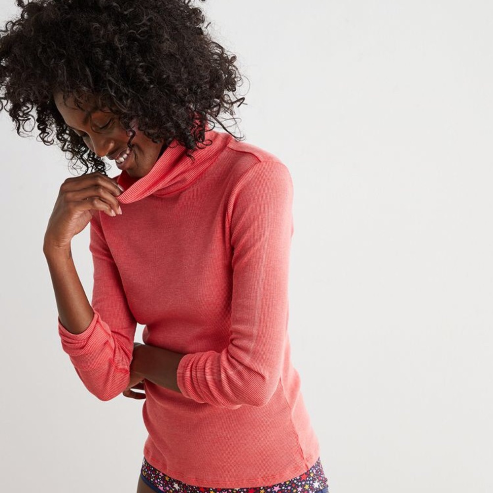 ribbed turtleneck